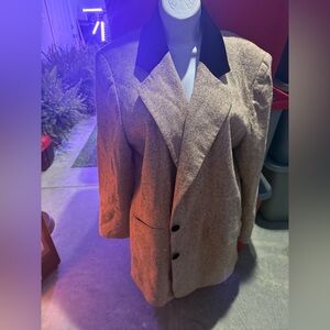 Stylish Tan Blazer p61